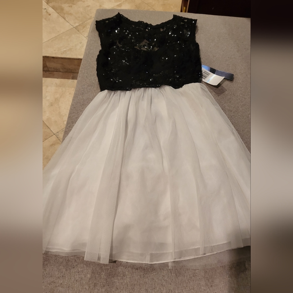 Beautiful dress for a party or special event. Black and white